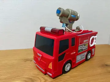 토미카 월드 삐뿌삡 소방! 직업 변형 소방서 소방차 일하는 자동차