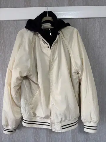 아이보리 나일론풍 자켓 후드 부착