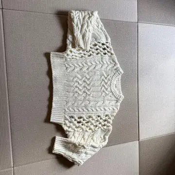 LOUNIE 아이보리 케이블 니트 스웨터