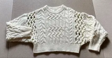 LOUNIE 아이보리 케이블 니트 스웨터