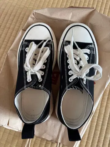 블랙 통굽 스니커즈