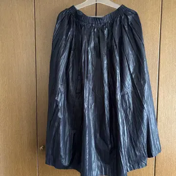 블랙 플리츠 스커트