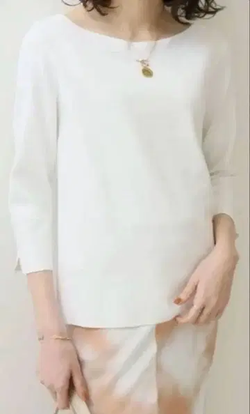 Noble 소우바리 보트넥 풀오버 화이트