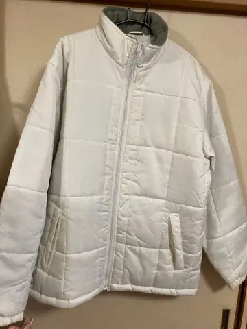 화이트 퀼팅 자켓