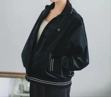 UNAILE 앙에일 velour short track jacket