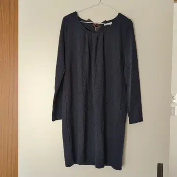 네이비 라메 긴팔 무릎 기장 원피스 리본 포함 ELLE