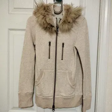 GRACE CONTINENTAL 베이지 퍼 후드티