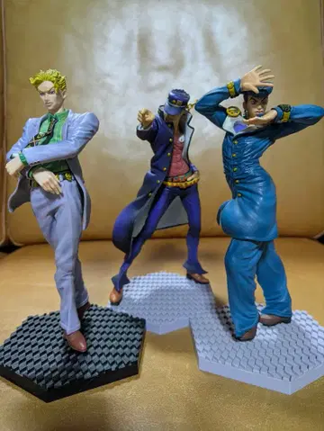 죠죠의 기묘한 모험 DX 피규어 3체 세트