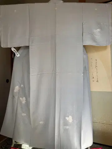 호몬기 그레이 나비 자수