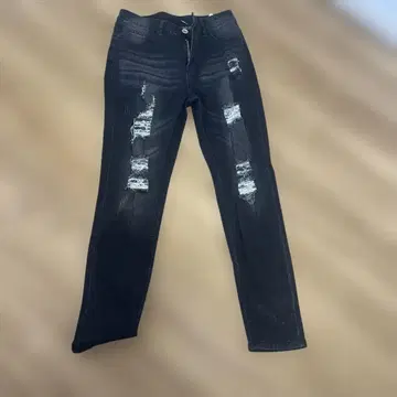 데미지 가공 블랙 스트레이트 청바지