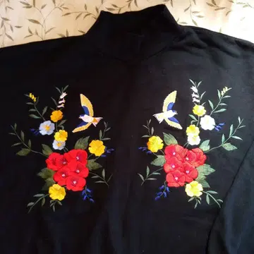 [jouetie] 자수 하이넥 맨투맨