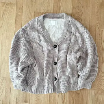 후즈 후 치코 케이블 모몽가 숏 니트 가디건