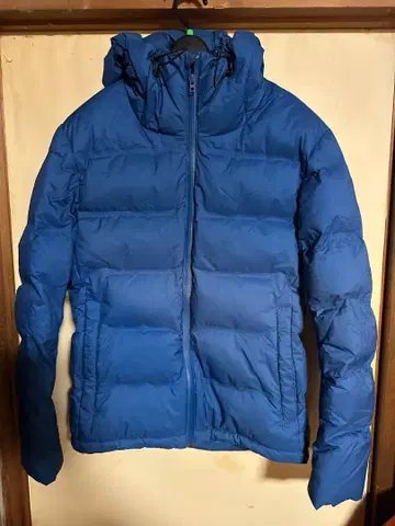 유니클로 UNIQLO 심리스 다운 파카 파랑 블루 사이즈 M