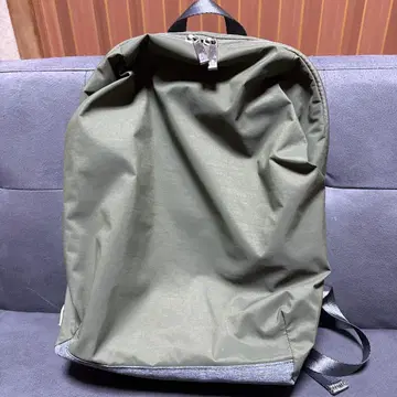 올리브색 나일론 백팩