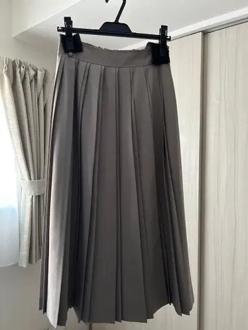 이에나 플리츠 스커트