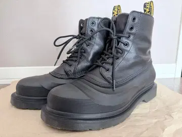 닥터마틴 1460 SUB 8홀 부츠