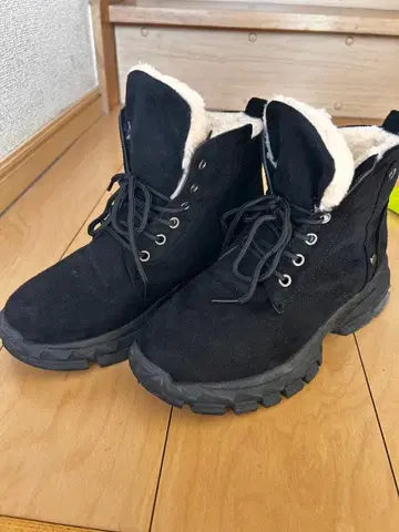 블랙 어그 부츠 스웨이드 소재