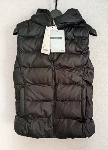 유니클로 UNIQLO 스트레치 다운 베스트+ M 사이즈 블랙