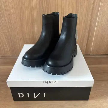 [ 미사용 새상품 ] INDIVI 블랙 사이드 고어 부츠