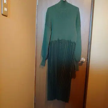 올리브 그린 니트 원피스 긴팔