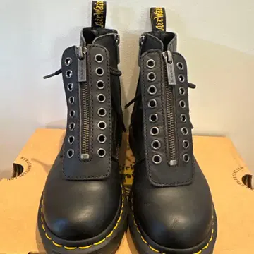 닥터마틴 8홀 1460 PASCAL FRNT ZIP 블랙