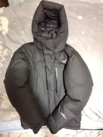 THE NORTH FACE 블랙 다운 자켓