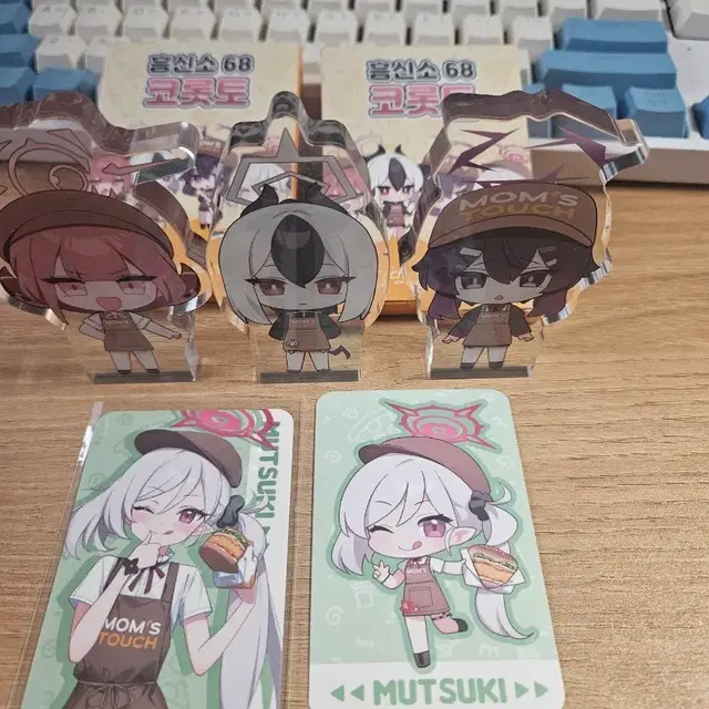 블루 아카이브 맘스터치 코롯토 아크릴 스탠드 , 카드