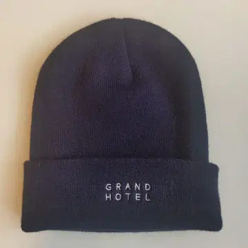 UNTRACE GRAND HOTEL 046 비니 니트 캡