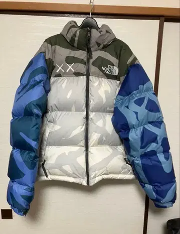THE NORTH FACE KAWS 다운 자켓 눕시