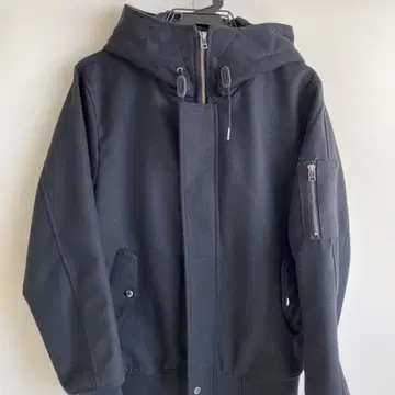 INHERIT 블랙 후드 부착 자켓 베이크루즈