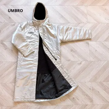 엄브로 실버 벤치 코트