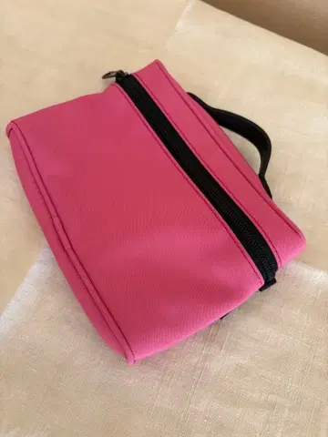핑크 파우치 블랙 핸들 포함