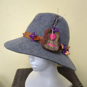 펠트 넓은 챙 햇 기타 장식 포함
