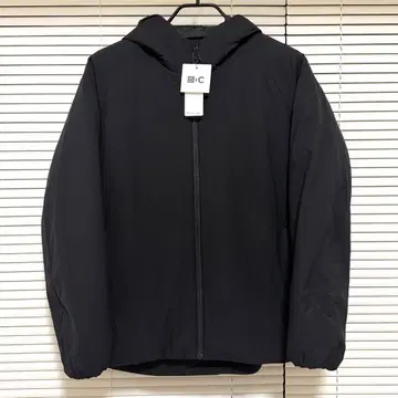 유니클로C 퍼프테크 후드티 블랙 XL 사이즈