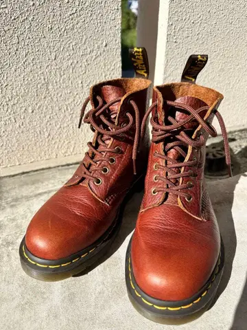 닥터 마틴 브라운 가죽 부츠