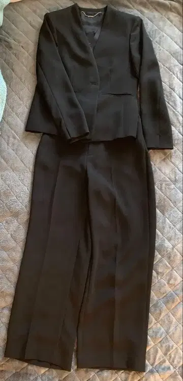 로트레아몽 블랙스 수트