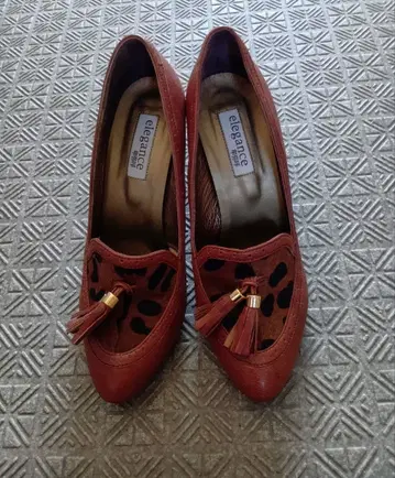 Elegance 히미코 레오파드 무늬 태슬 하이힐 펌프스