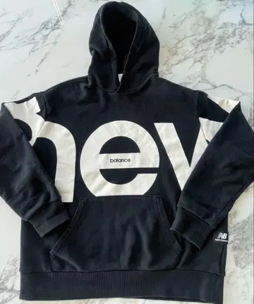 new balance 로고 포함 후드티