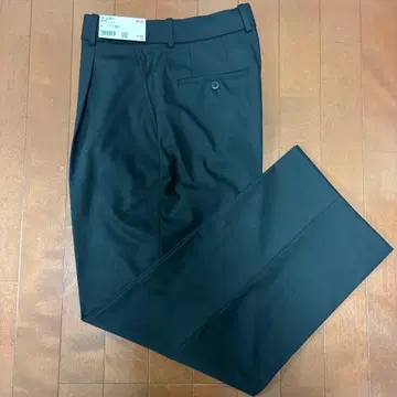 UNIQLO 턱 와이드 팬츠