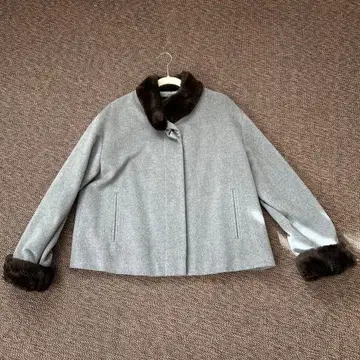 그레이 베이지 숏 기장 코트