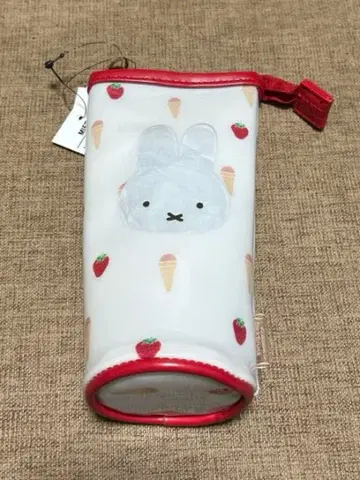 미피 딸기 프린트 파우치