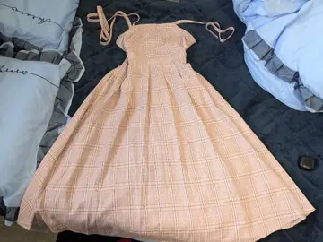 핑크 체크 무늬 슬리브리스 원피스