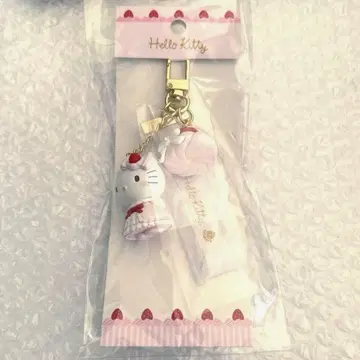 키티 딸기 휘핑 케이크 키링