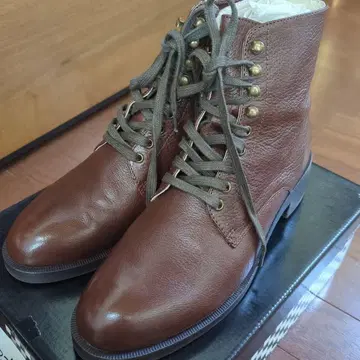 로와지르 숏부츠