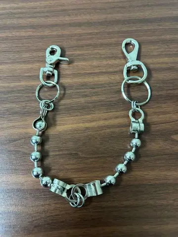 Wallet Chain 'Short' PLUG unconscious