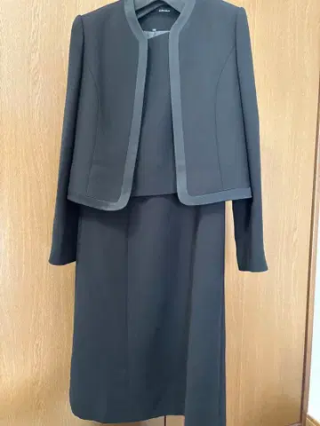 TOKYO IGIN 블랙 원피스 수트 자켓 포함 11AR