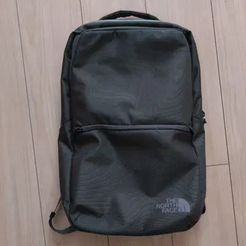 THE NORTH FACE 올리브 그린 백팩