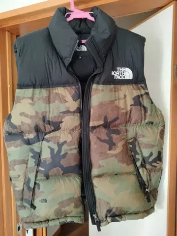 THE NORTH FACE 다운 베스트 카모플라쥬 ND92348