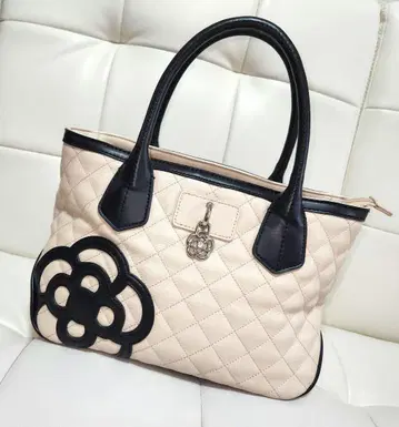 새상품급 클레이서스 퀼팅 토트백 핸드백