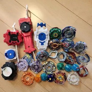 베이블레이드 세트와 발사기 2개